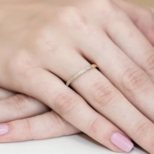 Pierścionek z Brylantami 0,09ct z białego złota próby 585. W-0306B